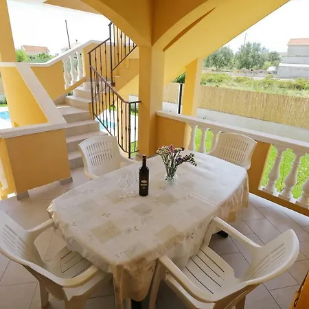 Villa Almond *