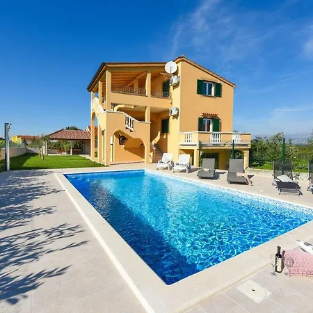 Villa Almond Debeljak